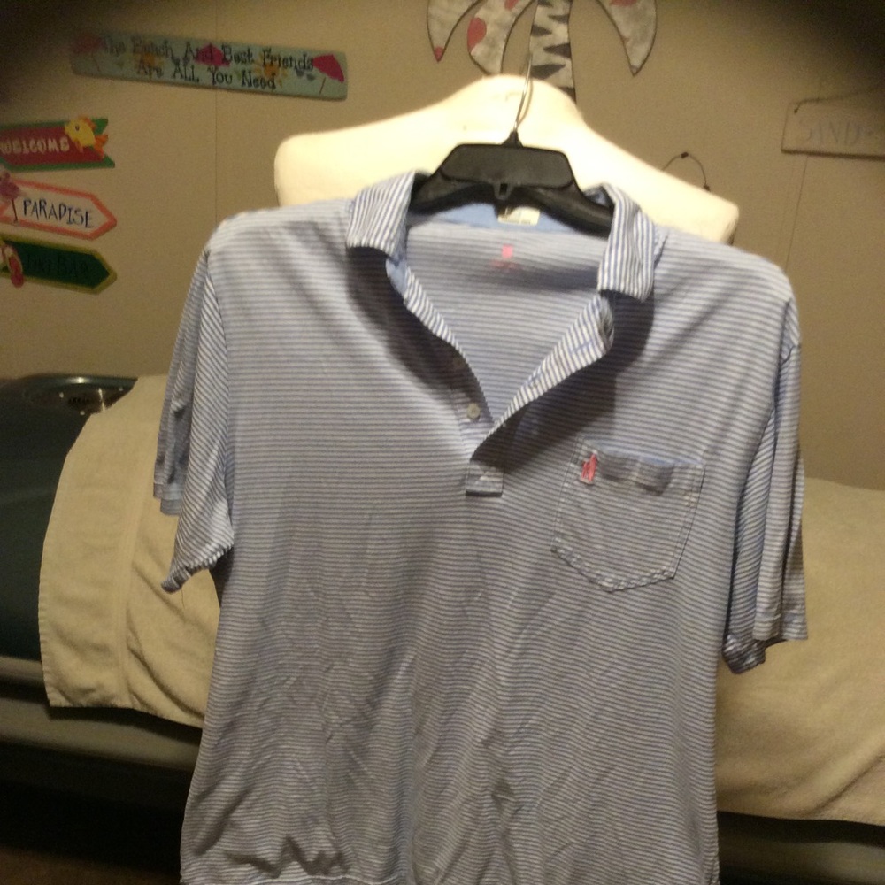 Johnnie O  Hangin Out size large SS polo